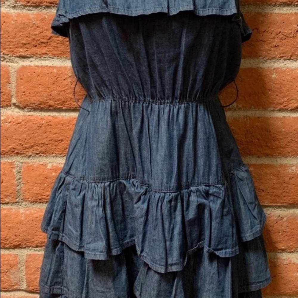 Women’s strapless denim dress